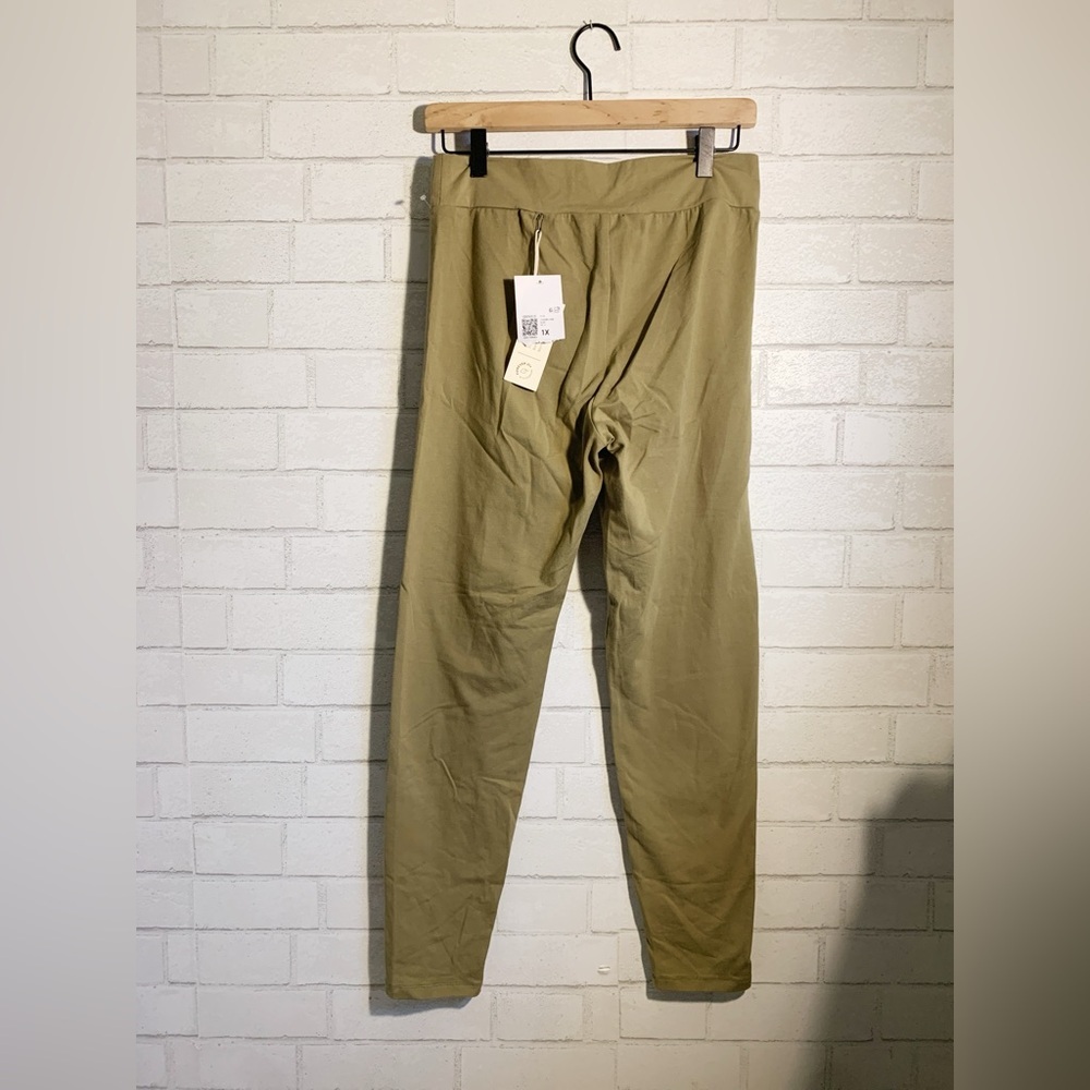 New Forever 21 Plus Size Olive Green Stretchy High-Waisted Long Leggings 1X - Picture 2 of 4